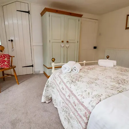 Eskdale View, 5 Hollins *