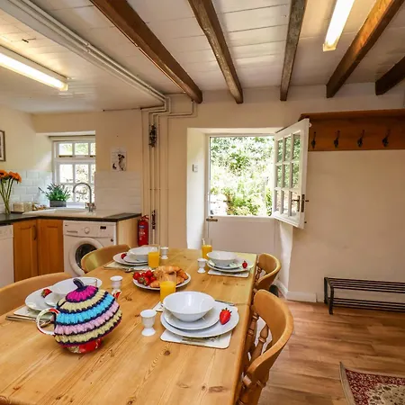 Eskdale View, 5 Hollins * ويتبي